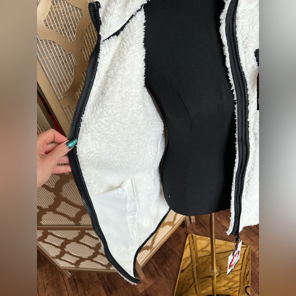 Canada Weather Gear Jacket | White Sherpa Medium | NWT - Picture 4 of 7